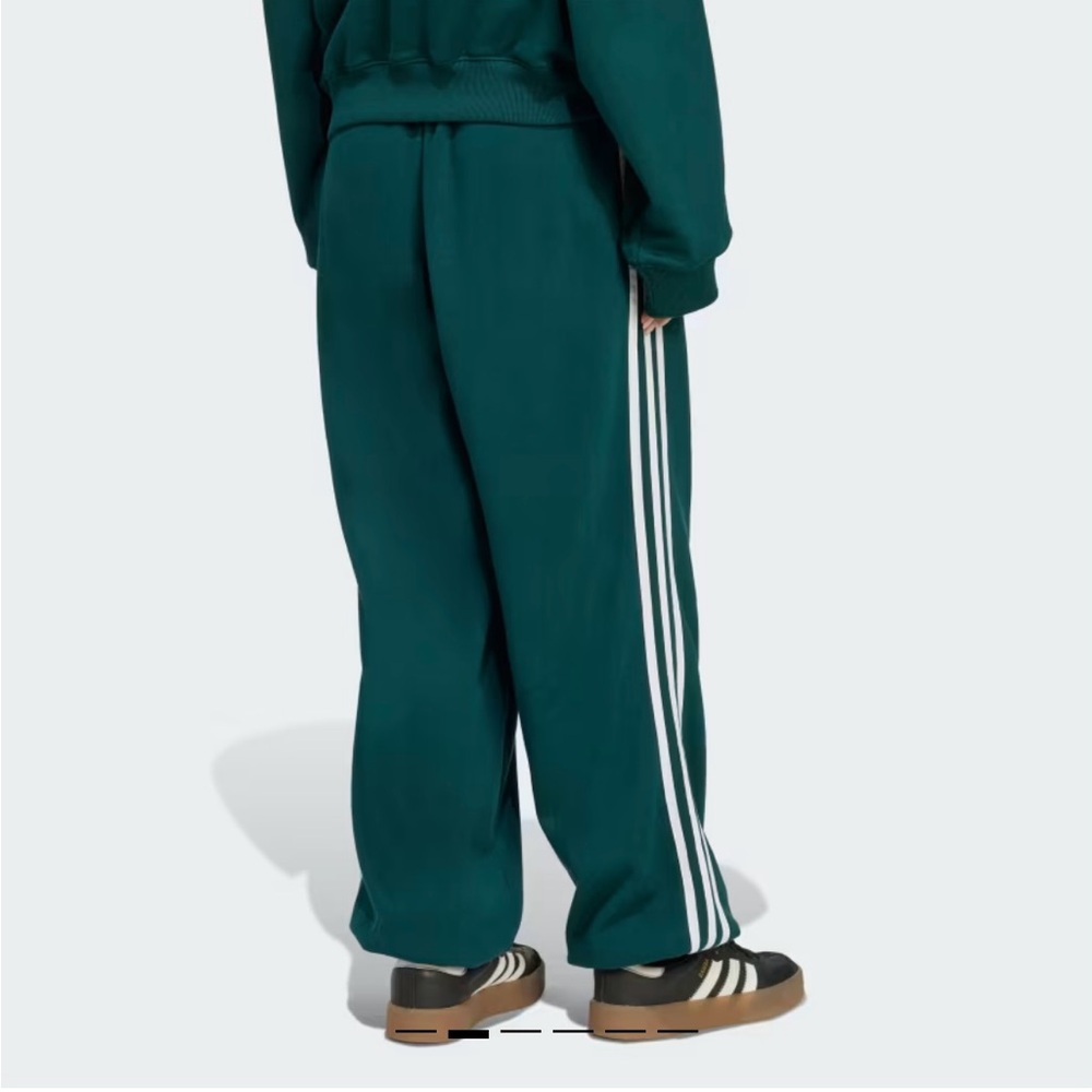 ADIDAS ORIGINALS ATHL DEPT LOOSE GRAPHIC
SWEAT WOMENS PANTS SMALL - Picture 3 of 9